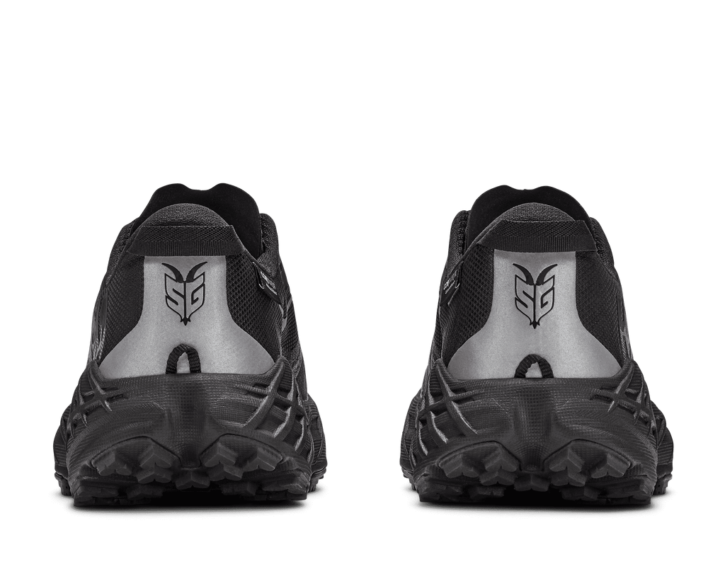 HOKA Men's Speedgoat 7 - BLACK / CARBON BLACK (Wide)