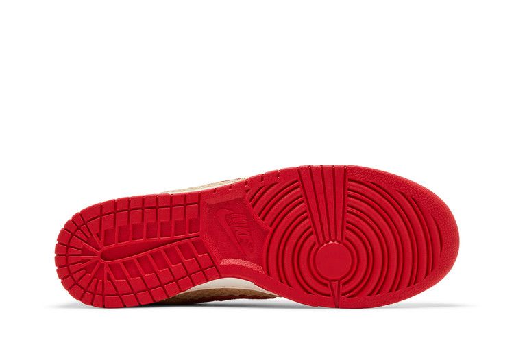 Nike Dunk Low Retro SE Strawberry Waffle